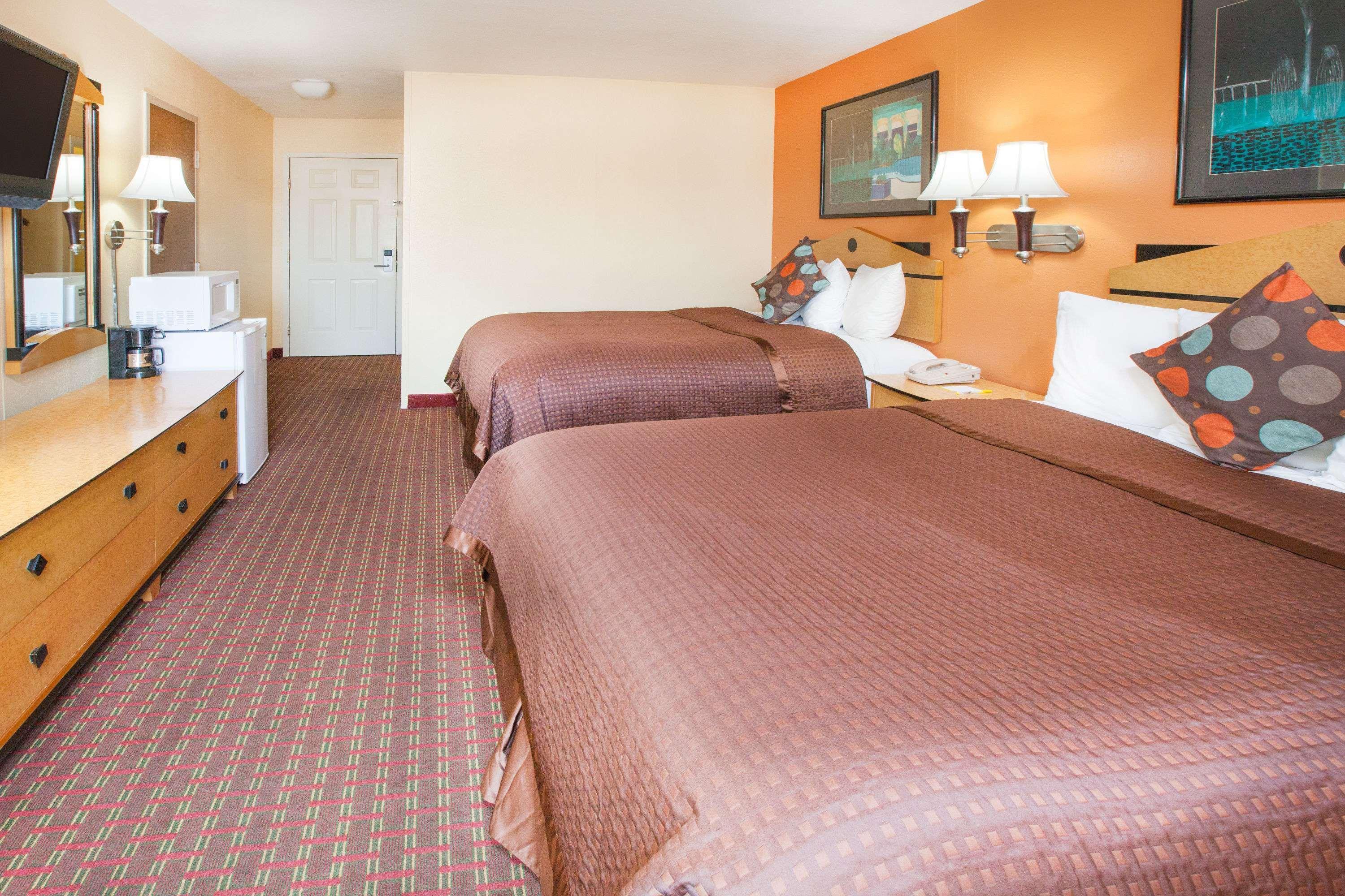 Days Inn By Wyndham Alma Arkansas Exterior photo
